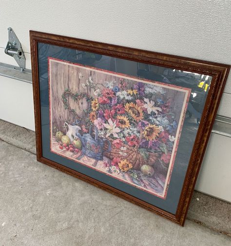 Repurpose Old Artwork, Picture Frames Repurposed, Repurposed Large Picture Frames, Repurpose Large Picture Frame, Refurbish Picture Frames, Redo Picture Frames Diy Ideas, Dollar Store Frames, Repurpose Large Picture Frame Ideas, Painting Old Picture Frames