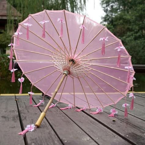 Hanfu Umbrella, Umbrella Design Ideas, Kimono Umbrella, China Umbrella, Hanfu Photography, Japan Umbrella, Aesthetic Umbrella, Umbrella Aesthetic, Japanese Parasol