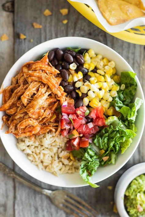 Chicken Burrito Bowl Recipe, Burrito Bowl Recipe, Chicken Burrito Bowls, Braised Chicken Breast, Chicken Bowl Recipe, Burrito Bowls Recipe, Chicken Burrito, Chicken Burrito Bowl, Burrito Bowls