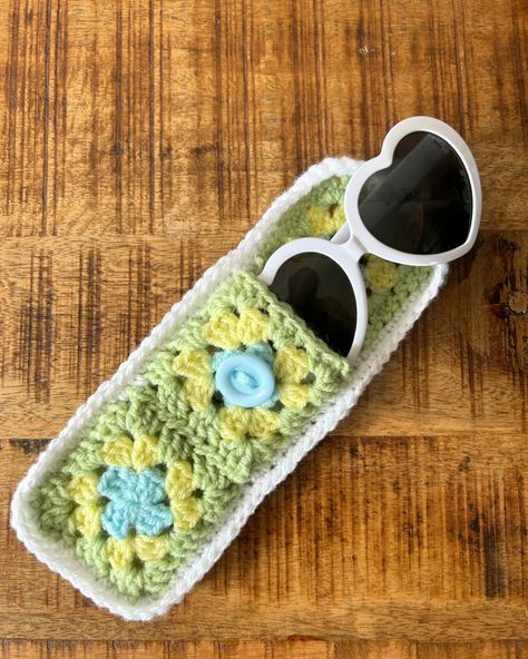 Sunglasses case ☀️🕶️ #crochet #crochetinspiration #crochetsunglasscase #crochetsunglasspouch Crochet Sunglasses Case, Crochet Sunglasses, April 4, Crochet Gifts, Sunglasses Case, Pouch, Sunglasses, Knitting, Crochet