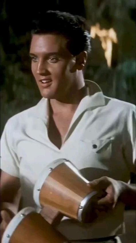 Elvis Gif, Elvis Army, Elvis Videos, Elvis Films, Elvis Presley Concerts, Elvis Songs, Elvis Photos, Presley Family, Elvis Presley Videos