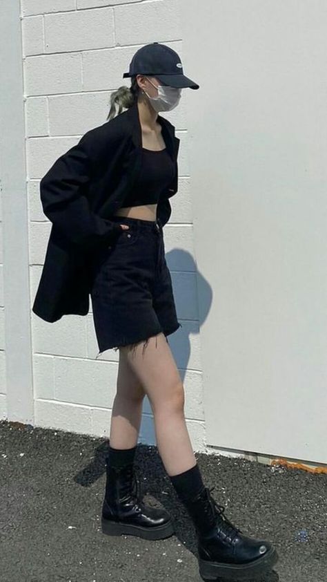 Hot Black Outfits Aesthetic, Long Black Denim Shorts Outfit, Oversized Polo Outfit Women Korean, Oversized Polo Outfit Women, Alt Outfits Summer, Black Denim Shorts Outfit, Outfit Grunge, Sporty Outfits, Clothing Essentials