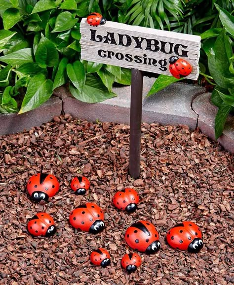 Ladybug Crossing, Ladybug Garden, Fairy Garden Designs, Rock Garden Landscaping, Kraf Diy, Garden Path, Fairy Garden Diy, Bar Area, Garden Bar