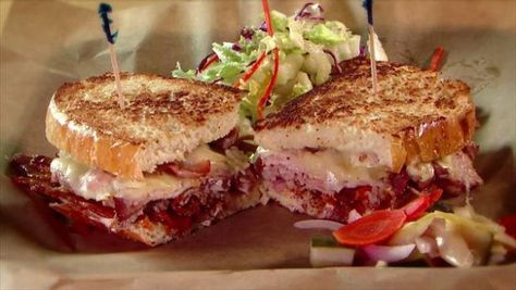 There's pig three ways (ham, pulled pork, bacon) in the Noble Pig sandwich. Alton Brown Chicken Wings, Knuckle Sandwich, Sandwich Video, Bistro Ideas, Stuffed Burgers, Bobby Flay Recipes, Bbq Meats, Ham Sandwich, Video Food