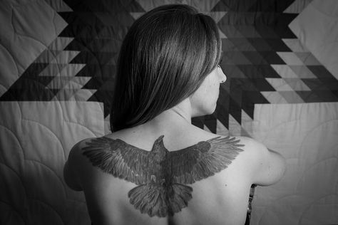 Falcon Back Tattoo, Hawk Tattoos, Falcon Tattoo, Wing Tattoos On Back, Crow Tattoo Design, Girl Back Tattoos, Armband Tattoos, Steampunk Heart, Wing Tattoo Designs