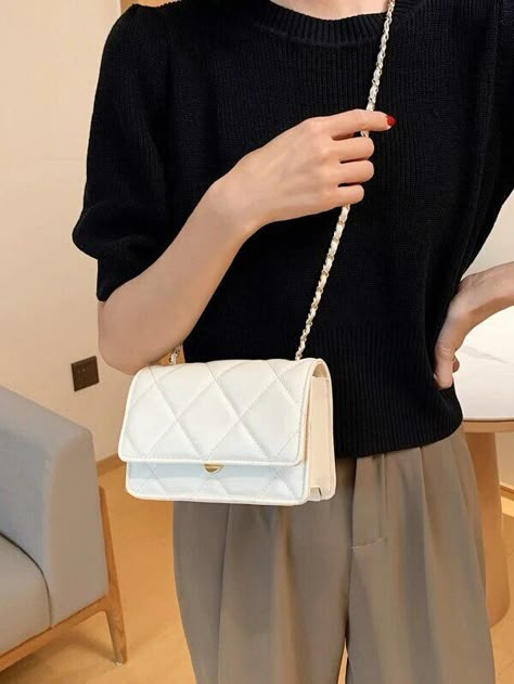 Small Side Bags For Women, Side Bags For Women Outfit, Purse With Chain Strap, Side Bags For Women Handbags, White Bags Aesthetic, Tas Korea Style Selempang, Sling Bag Outfit Aesthetic, Sling Purse For Women, Tas Korea Style