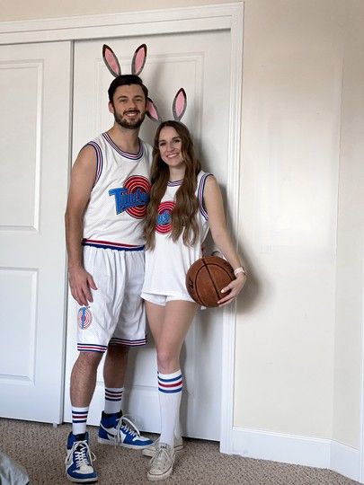 Halloween Costumes For Baddies, Basketball Player Costume, Baddie Halloween Costumes, College Halloween Parties, Boxer Halloween, College Halloween Costumes, College Costumes, Easy College Halloween Costumes, Candy Costumes