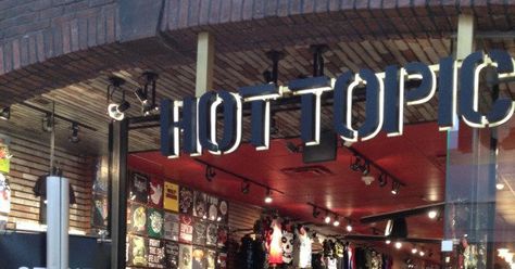 Hot Topic Outfits, Hot Topic Aesthetic, Room Pics, Hot Topic Clothes, Alt Aesthetic, Girl Quizzes, Tokyo Street Fashion, Style Indie