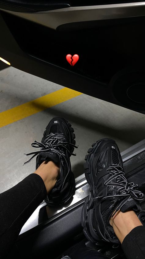 Balenciaga track, shoes, outfit Balenciaga Sneakers Outfit Women, Balenciaga Track Sneakers Outfit, Sock Shoes Outfit, Balenciaga Outfit Women, Balenciaga Shoes Outfit, Balenciaga Track Black, Black Shoes Outfit, Balenciaga Outfit, Balenciaga Track Sneakers