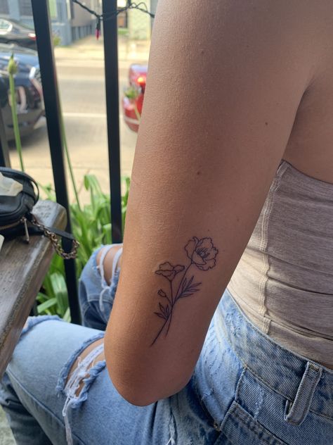 Basic Tattoos, Handpoke Tattoo, Small Pretty Tattoos, Petite Tattoos, Cute Tattoos For Women, Classy Tattoos, Discreet Tattoos, Dainty Tattoos, Subtle Tattoos