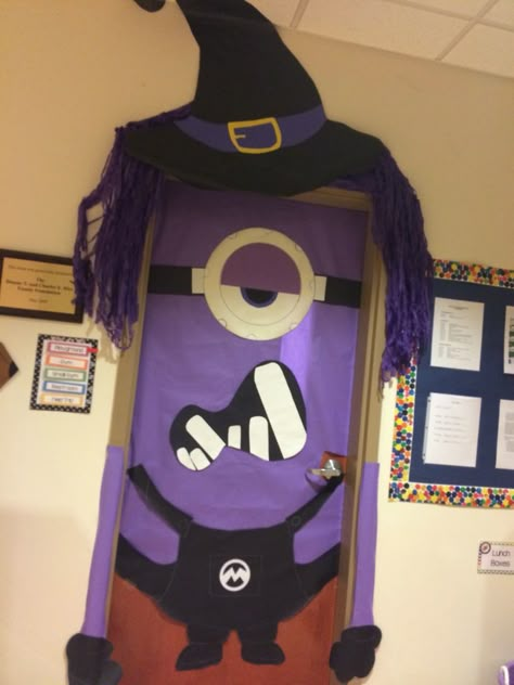 Purple minion Halloween door decoration for the preschool class                                                                                                                                                                                 More Minion Door Decorations, Halloween Life Hacks, Halloween Door Decorations Classroom, Porta Halloween, Halloween Door Decoration, Halloween Classroom Door, Purple Minion, Halloween Diy Door, Halloween Classroom Decorations