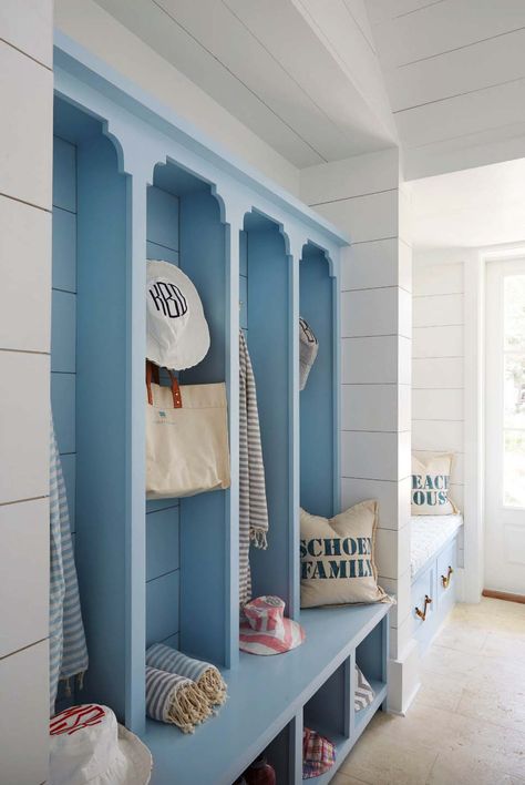 Inviting Beach House-TS Adams Studio-06-1 Kindesign Mudroom Contemporary, Beach House Mud Room, Beach House Mudroom, Contemporary Mudroom, Cottage Laundry Room, Beach House Getaway, Cottages By The Sea, Laundry Room Wall Decor, Mudroom Decor