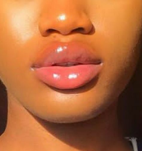 Plump Pouty Lips, Lip Natural, Abdominal Stretches, Plump Lips Naturally, Pouty Lips, Skin Bumps, Lip Combo, Full Lips, Medical Terms