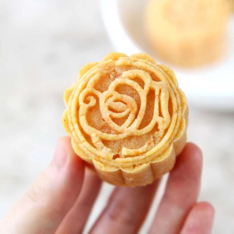 Vegan Sweet Potato Mooncakes Recipe (Gluten-Free) - All Purpose Veggies Mashed Sweet Potato, Tart Pie, Cookie Dough Filling, Mooncake Recipe, Gluten Free Sweet Potato, Moon Cakes, Mochi Ice Cream, Sweet Potato Pancakes, Vegan Sweet Potato