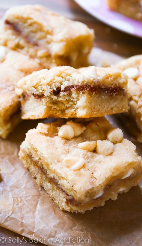 A cross between a chewy blondie and moist butter cake, these blondies are studded with white chocolate chips and ribboned with sweet cinnamon sugar! Recipe on sallysbakingaddiction.com Best Blondies Recipe, Soft Snickerdoodle Cookies, Snickerdoodle Blondies, Chocolate Blondies, White Chocolate Blondies, Sally's Baking, Blondies Recipe, S'mores, Butter Cake