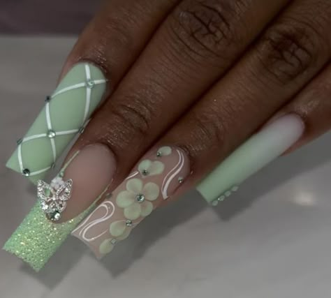 Sweet 16 Nails, Quinceanera Nails, Mint Green Nails, Mint Nails, Green Acrylic Nails, Spring Acrylic Nails, Green Nail Designs, Colored Acrylic Nails, Cute Acrylic Nail Designs