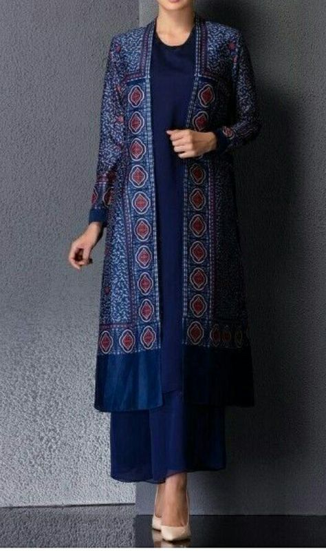 Long Jacket Suits Indian, Suits With Shrugs, Kurta With Long Jacket Women, Jackets On Kurtis For Women, Shrug Kurta Designs Women, Velvet Shrug Long, Jacket Kurta Woman, Jacket Pattern Dress Indian, Long Jacket Outfit Indian Wedding