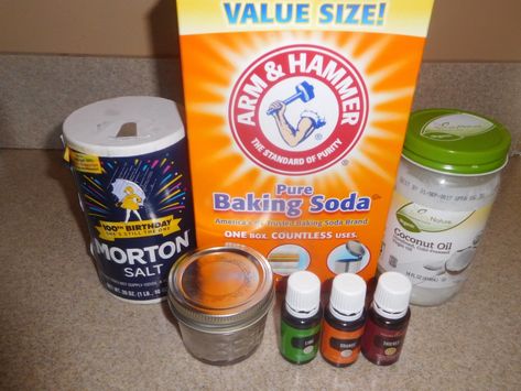 Homemade Toothpaste Baking Soda Toothpaste Diy, How To Make Toothpaste, Homemade Toothpaste Recipe, Make Your Own Toothpaste, Diy Toothpaste, Baking Soda Toothpaste, Toothpaste Recipe, Small Glass Containers, Crunchy Mama