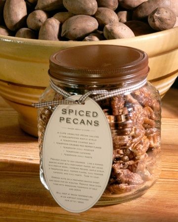 Spiced Pecans  Trade in your store-bought cashews for these homemade pecans that carry a kick. Place the finished product in a jar and attach the recipe for a hostess gift with some zip. Diy Mixes, Sneaker Ball, Holiday Hostess Gifts, Spiced Pecans, Spicy Snacks, Edible Gifts, Jar Gifts, Pecans, Food Gifts