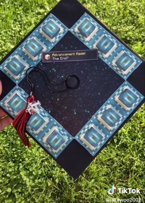 Minecraft End Portal Graduation Cap, The End Graduation Cap, Graduation Cap Unique, Cap Decoration Graduation Minecraft, Cap Decoration Ideas High School, Grad Cap For Guys, Gaming Graduation Cap, Fortnite Graduation Cap, Grad Cap Ideas Boys