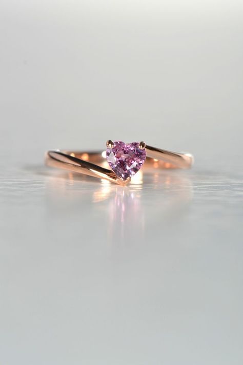 Rings Preppy, Ayr Scotland, Heart Cut Ring, Pink Sapphire Jewelry, Cute Promise Rings, Cut Rings, Gorgeous Rings, Pink Engagement Ring, Pink Diamond Ring