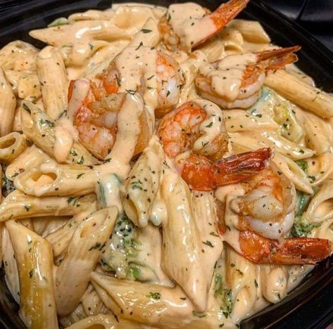 Shrimp Broccoli Alfredo, Shrimp Broccoli, Pasta With Shrimp, Broccoli Alfredo, Shrimp And Vegetables, Shrimp And Broccoli, Alfredo Recipe, Food Goals, Food Obsession