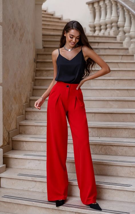 Outfit Pantalon Rojo, Office Pants Women, Red High Waisted Pants, Palazzo Outfit, Red Wide Leg Pants, Silk Cami Top, Top Bustier, Elegant Pant, Office Pants