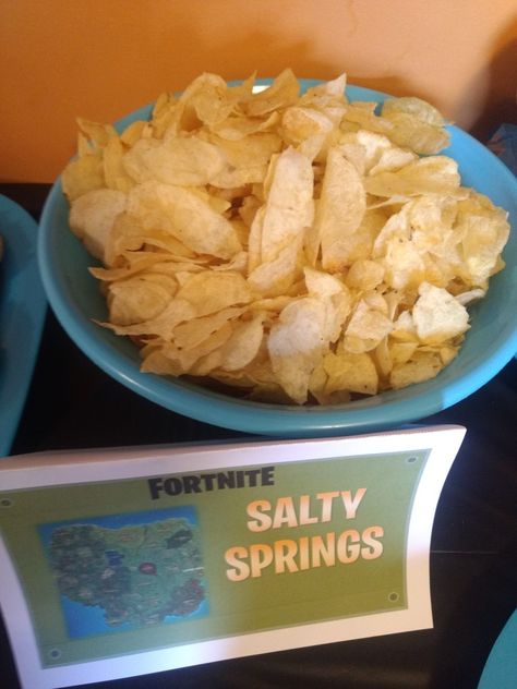 Fortnite Birthday Party Food, Fornite Food Ideas, Fortnight Party Food, Fortnite Birthday Party Ideas Games, Fortnite Birthday Food Ideas, Fortnite Snacks Ideas, Fortnight Birthday Party Food Ideas, Fortnite Food Ideas, Fortnite Birthday Party Ideas Food