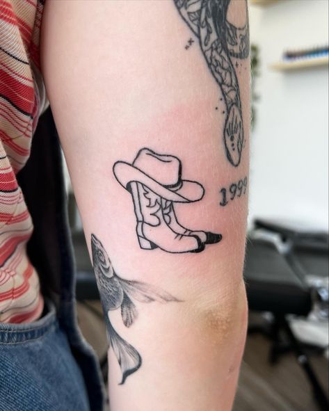 Howdy howdy Boot And Hat Tattoo, Cowboy Hat Tattoo, Cowboy Tattoo, Hat Tattoo, Cowboy Tattoos, Mini Tattoo, Ankle Tattoo, Minimal Tattoo, Mini Tattoos