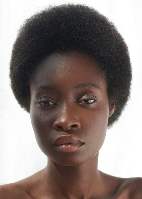 Natural Afro Hairstyles, Natural Hair Beauty, Pretty Ppl, Skin Complexion, Beauty Shots, Natural Hair Tips, Matte Eyeshadow, Dark Skin Women, Beauty Editorial