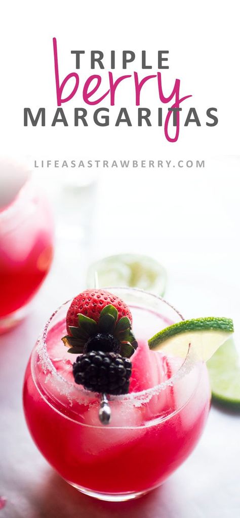 Easy Margaritas, Berry Margarita, Pitcher Margarita Recipe, Raspberry Margarita, Easy Margarita Recipe, Homemade Margaritas, Strawberries And Blueberries, Easy Margarita, Strawberry Drinks