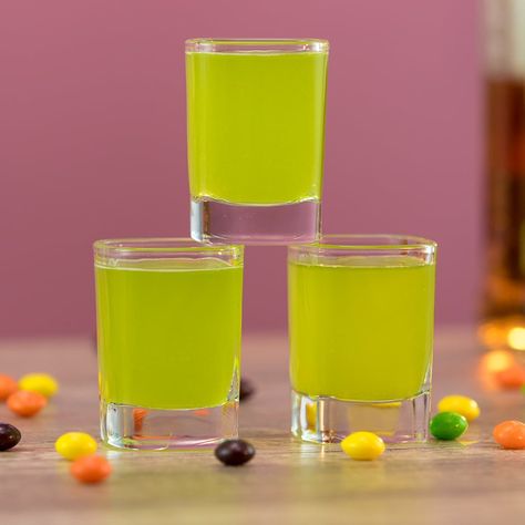 Shot & Shooter Recipes For Any Occasion | Tipsy Bartender Skittles Cocktail, Skittles Shot, Candy Alcohol, Skittles Drink, Hello Shots, Tipsy Bartender Drinks, Bartending Ideas, Awesome Cocktails, Apple Cocktail Recipes