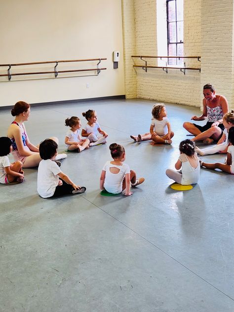 💞💞Wrapping up our first week with our #EarlyChildhood program! Creative Movement and Pre-Ballet are designed to cultivate the joy of ballet in our youngest dancers while introducing them to the format of a dance class. Music and imagination engage our youngest dancers while they learn basic ballet vocabulary and develop coordination. It is so much fun! #PDA #ballet #kidsclasses #phillykids #ardmore 📷 Tricia Pompilio Photography (1st photo) Dance Class Photography, Ballet Vocabulary, Childrens Ballet, Royal Ballet School, Primary Program, Early Childhood Program, Creative Movement, 2024 Moodboard, Dance Workshop