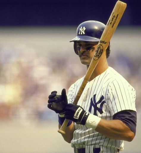 Yankees Baseball Players, Ny Baseball, Figure Studies, Don Mattingly, Damn Yankees, Reggie Jackson, Yankees Fan, Baseball Photos, Yankee Stadium