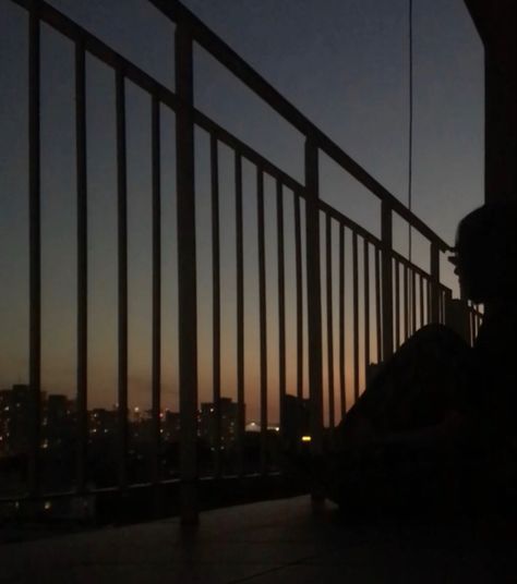 Balcony Aesthetic Night, Sunset Balcony, Balcony Aesthetic, Paragraph For Boyfriend, Sunrise City, Aesthetic Sunset, Face Pictures, Sunrise Sunset, Dream Life