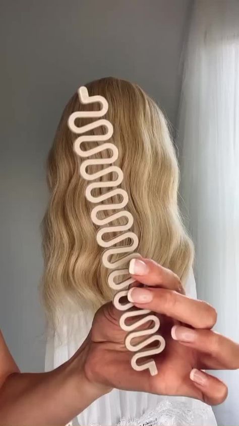 melbournehairblogger on Instagram: Have you ever used this hair tool!? Check out this awesome hair hack by @polishedstylejustine using a fish bone styling tool . . .… Hair Hack, Hair Tool, Hair Styling Tools, Awesome Hair, Hair Dresser, Fish Bone, Modern Salon, Styling Tools, Hair Styling