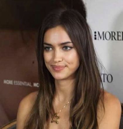 Irina Shayk Photos, Cheeky Smile, Beatiful People, Savage Beauty, Model Aesthetic, Model Face, Irina Shayk, Cute Comfy Outfits, Old Money Aesthetic