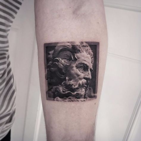 Poseidon Tattoo, Zeus Tattoo, Quarter Sleeve Tattoos, Skull Hand Tattoo, Best Tattoo Ever, Statue Tattoo, Istoria Artei, Inspiration Tattoos, Mythology Tattoos