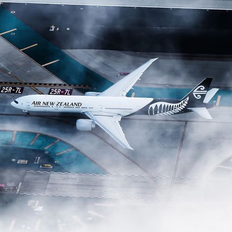 Vincenzo Pace | JFK Jets 🇮🇹 on Instagram: “Air New Zealand | Boeing 777-300ER 06 Mar 20 | LAX | Air to Ground • The famous Marine Layer paid me a visit during part of my heli ride…” Famous Marines, Plane Photography, 777 300er, Moto Scrambler, Airline Logo, Air New Zealand, Boeing 777, Marine Layer, Commercial Aircraft