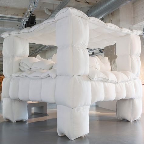 Giant Beds, Indoor Forts, Dreams Beds, Pillow Fort, Dream Spaces, Dutch Design, How To Make Bed, 인테리어 디자인, Installation Art