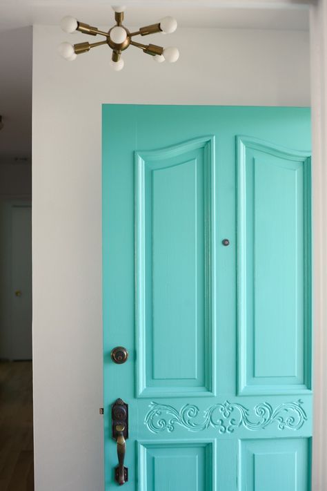 Porch Freshess – SUBURBAN * POP Turquoise Doors Interior, Front Door Brick House, Aqua Front Doors, Front Door Color Ideas, Door Color Ideas, Entry Light, Best Front Door Colors, Front Door Color, Pink Front Door