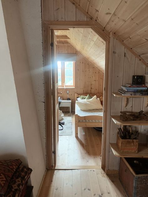 Cabin Summer Aesthetic, Cabin Aesthetic Bedroom, Summer Cabin Aesthetic, Germany Summer, Scandi Bedroom, Coastal Granddaughter Aesthetic, Granddaughter Aesthetic, Countryside Life, I Am A Dreamer