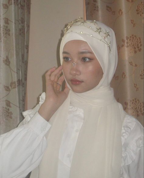 Hijabi Princess Aesthetic, Muslimah Birthday Outfit, White Hijab Aesthetic, Coquette Hijabi Outfits, Asian Hijabi, Hijabi Coquette, Pretty Hijabi, Say Mashallah, White Hijab