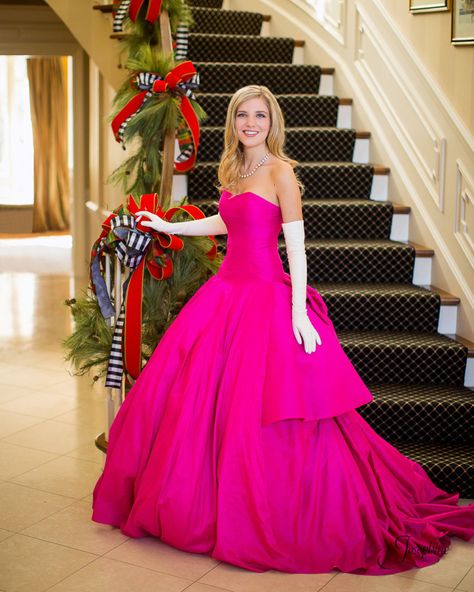 Very lovely girl in lovely princesslike fuchsia dress, satin gloves, and beautiful necklace. The makeup is so lovely. Her dress shoes (not seen) match the dress. High Low Ball Gown, Debutante Dresses, Dress And Gloves, Elegant Gloves, Fuchsia Dress, Pink Gowns, Gorgeous Gowns, Lovely Dresses, Beautiful Gowns