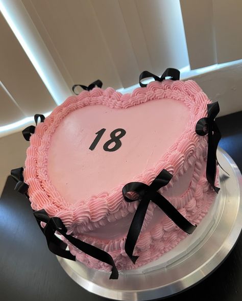 Coquette Heart #pinkheartcake #cake #coquette #blacksatinbow #homebaked #swissmeringuebuttercream #vanillacake #chocolatecake #strawberrycake 🎀 Pink And Black Birthday Cake, Pink And Black Cake, Victoria Secret Cake, Coquette Cake, Coquette Heart, 19th Birthday Cakes, Bow Cake, Tiny Cakes, Bow Cakes