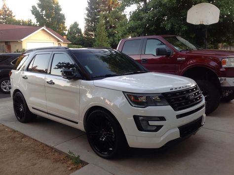 2016 Explorer Sport on 22s | Ford Explorer Forum 2016 Ford Explorer, Audi Q8, Black Roof, Ford Explorer Xlt, Ford Explorer Sport, Explorer Sport, Ford Explorer, Tyre Size, Body Goals