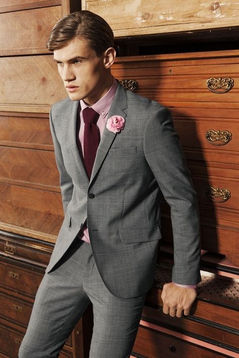 Grey Suit Pink Shirt, Shirt With Grey Suit, Grey Suit Black Shirt, Grey Suit Combinations, Dark Grey Suit, Pink Shirt Men, Shirt And Tie Combinations, Grey Suit Men, Dark Gray Suit