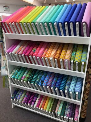 Fabric Shack - Waynesville Ohio Sewing Store Design, Fabric Store Design Interior, Fabric Stash Organization, Fabric Shop Display, Fabric Store Displays, Fabric Store Design, Store Shelves Design, Sewing Room Inspiration, Clothing Store Displays