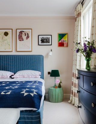 Shelby Wagner Design, Built In Banquette, Project House, House Bedrooms, Green Sofa, London House, Lounge Ideas, Victorian House, Spare Bedroom