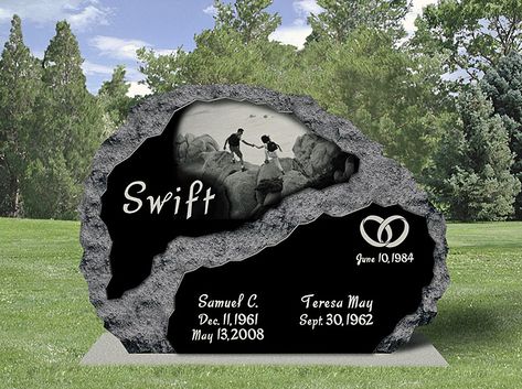 Headstones Designs Unique, Unique Headstones Ideas, Head Stones Cemetery Ideas, Headstones Designs, Rome Monuments, Unique Headstones, Monument Ideas, Headstone Ideas, Granite Monuments